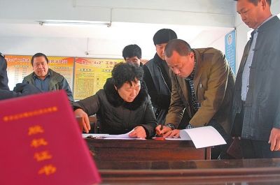 把小產(chǎn)權(quán)房改造成租賃公寓是個(gè)疏導(dǎo)的方案