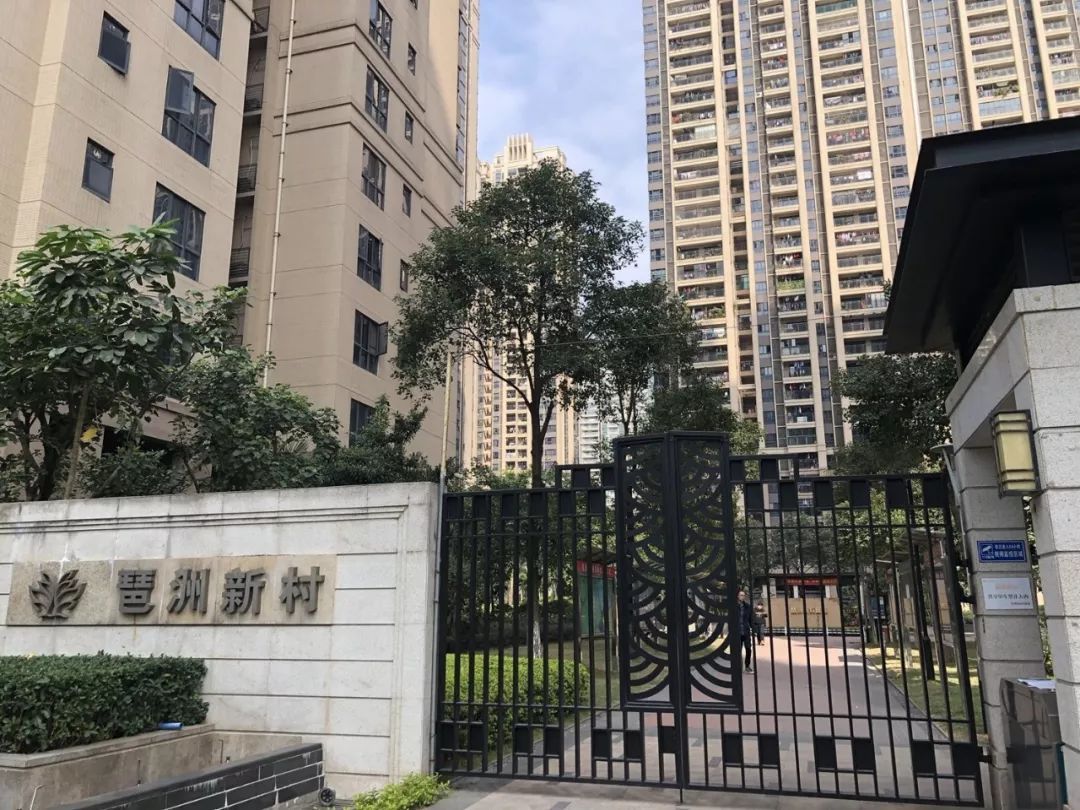 如果把稅費和地價補(bǔ)償價分?jǐn)偟椒績r當(dāng)中