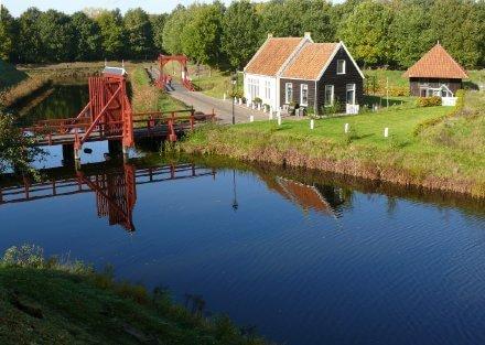 以小產(chǎn)權(quán)房之名行房地產(chǎn)開(kāi)發(fā)之實(shí)