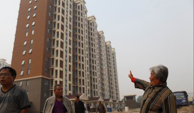 拆遷安置補償協(xié)議是客戶和開發(fā)商簽的