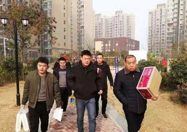 分房活動(dòng)由歡河村黨支部書(shū)記主持