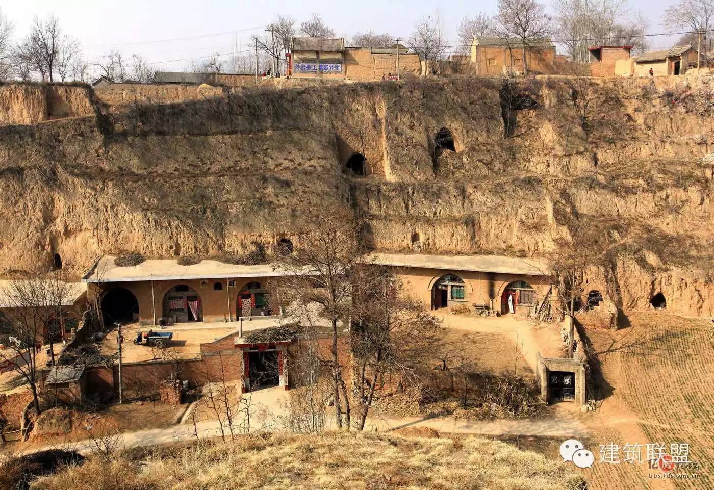 其實(shí)是一個(gè)建筑師對(duì)于轉(zhuǎn)譯與重構(gòu)的理解