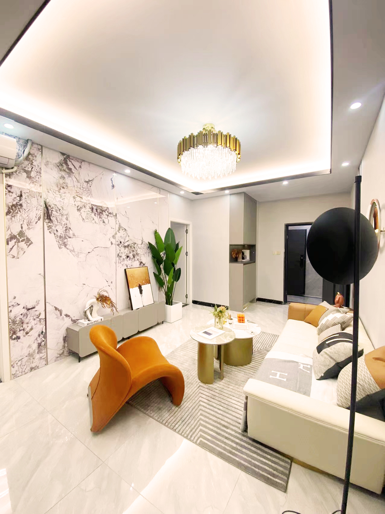  深圳石巖小產(chǎn)權(quán)房|雅居花園 首付35.8萬(wàn)/套應(yīng)人石站600米