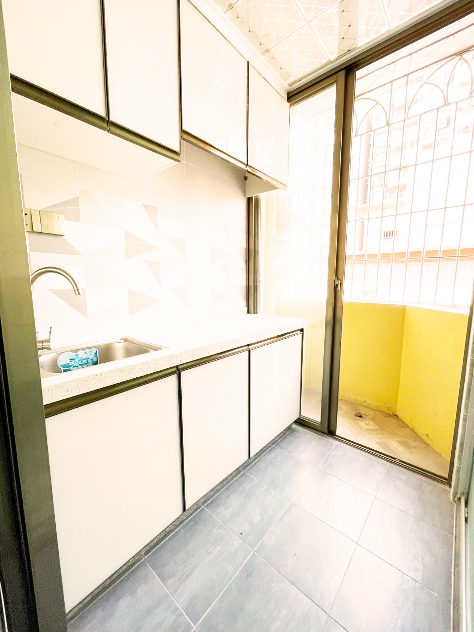 深圳石巖小產權房|云創(chuàng)大廈  68萬/套