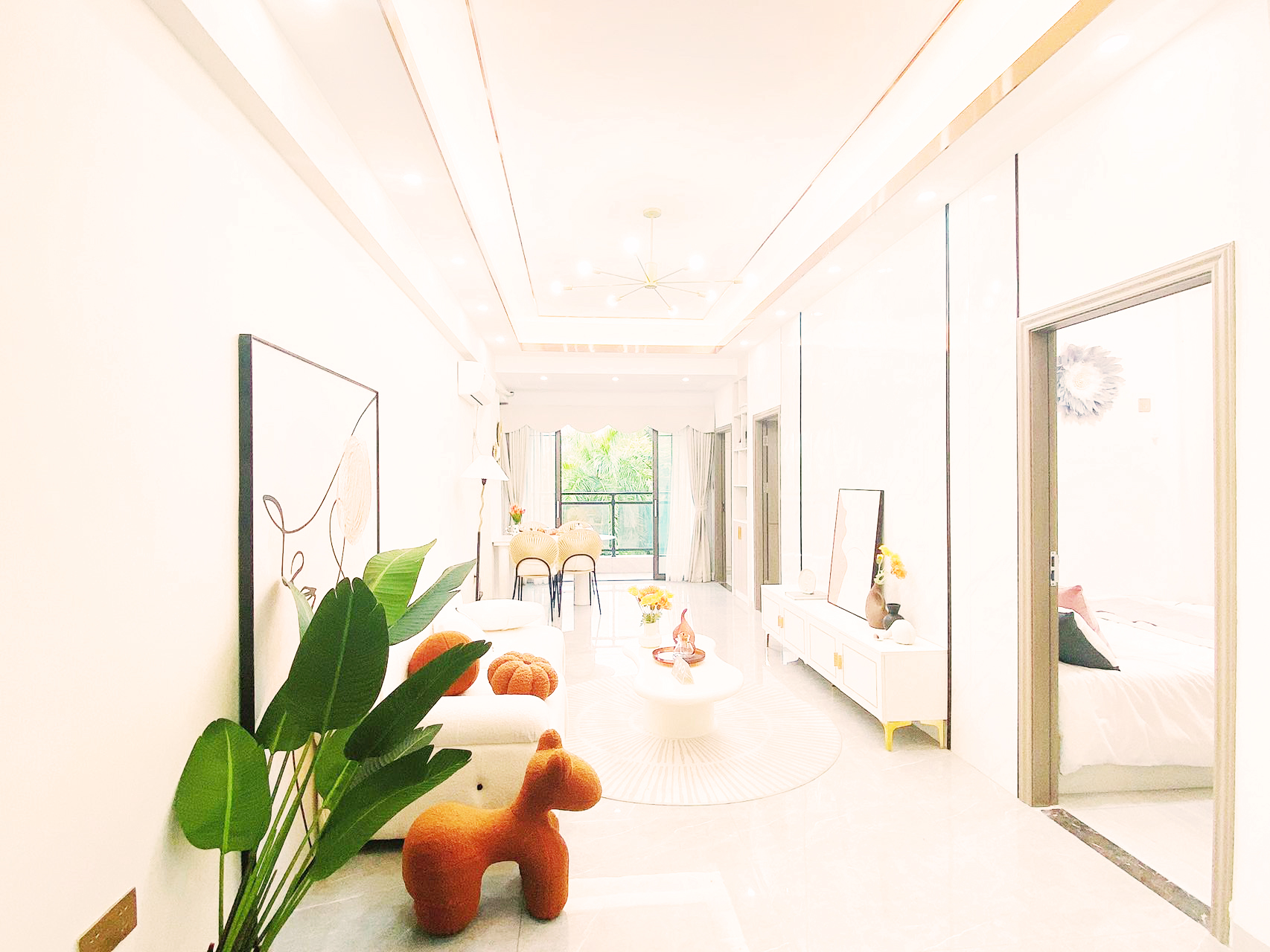 深圳石巖小產(chǎn)權(quán)房| 蔚藍(lán)花城 ，34.8萬(wàn)/套