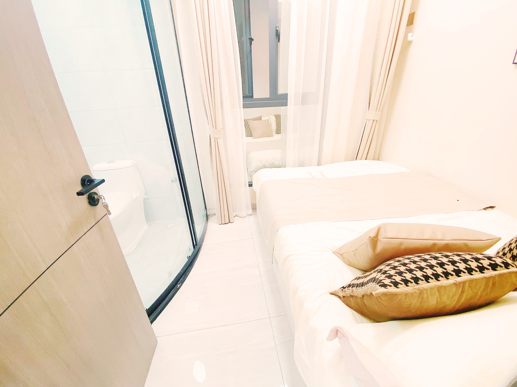 深圳石巖小產(chǎn)權(quán)房| 蔚藍(lán)花城 ，34.8萬(wàn)/套