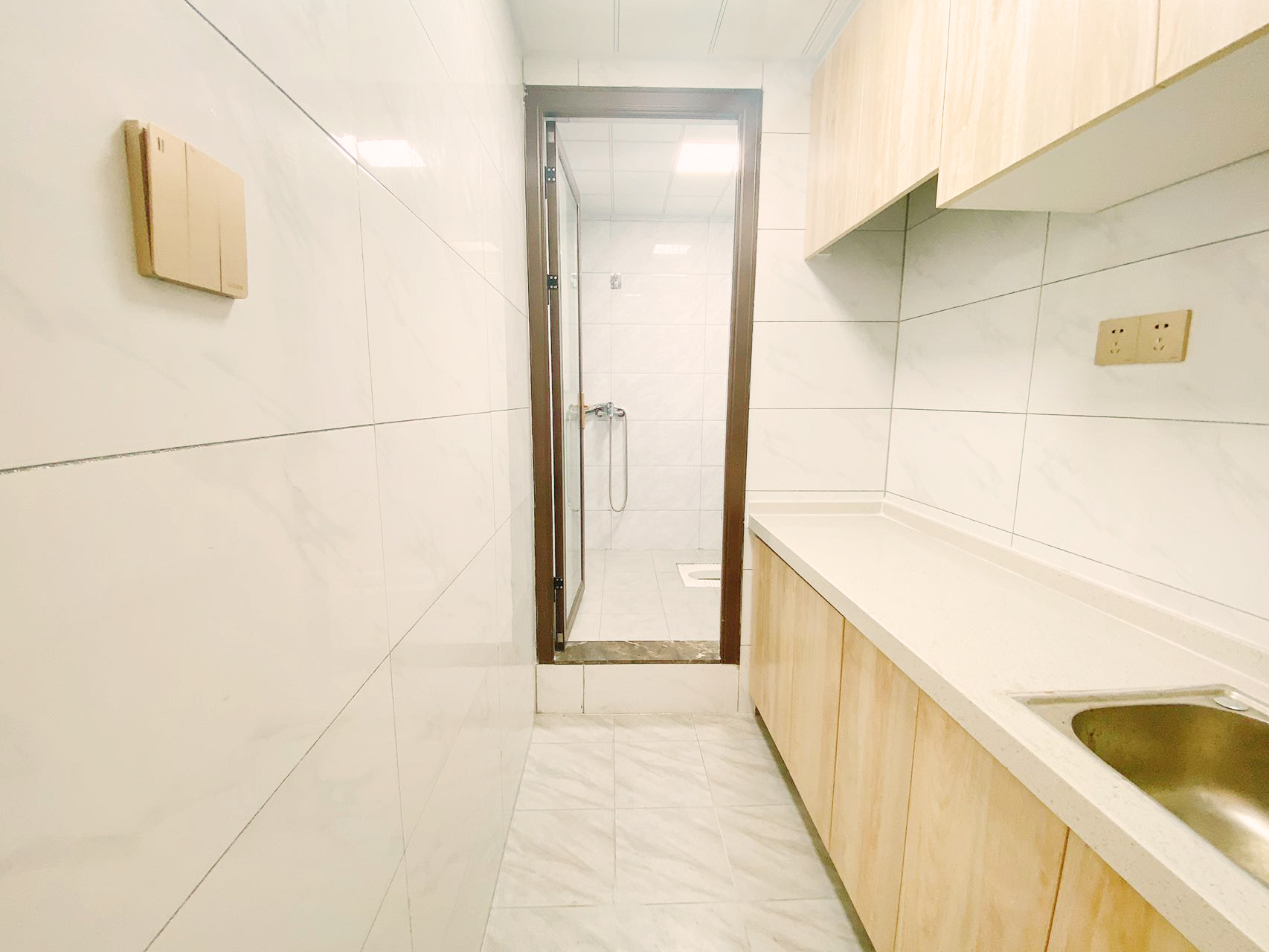 深圳石巖小產(chǎn)權(quán)房| 蔚藍(lán)花城 ，34.8萬(wàn)/套